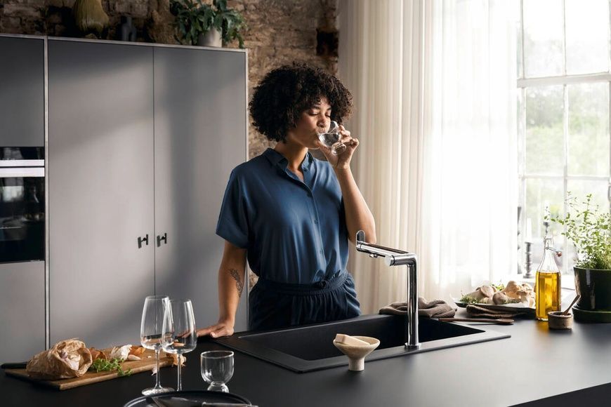 Смеситель для кухни с выдвижным изливом Hansgrohe Aqittura M91 76804000 88503 фото | La Dushe | Салон мебели и сантехники Ля Душе | Портал для профессионалов | Дизайн интерьеров | Персональный сервис | Профессиональная консульция |  Дизайн проект | Импорт из Еверопы