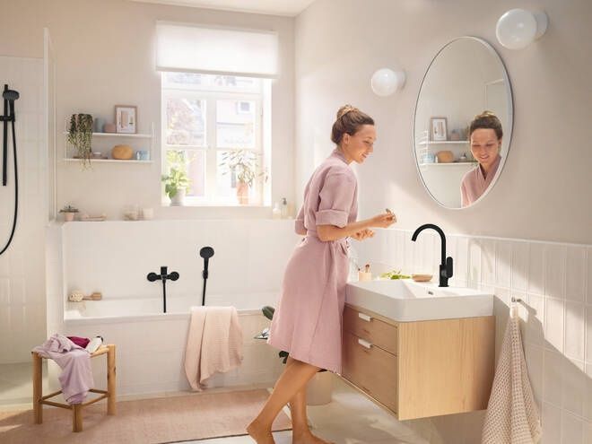 Змішувач для умивальника з донним клапаном і поворотним виливом Hansgrohe Rebris S 72536670, чорний матовий 800004141 фото | La Dushe | Салон меблів і сантехнікаи Ля Душе | Портал для професіоналів | Дизайн інтер'єрів | Персональний сервіс| Професійна консульація | Дизайн проект | Імпорт з Єверопи