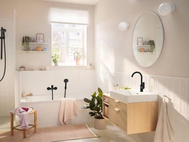 Змішувач для умивальника з донним клапаном і поворотним виливом Hansgrohe Rebris S 72536670, чорний матовий 800004141 фото | La Dushe | Салон меблів і сантехнікаи Ля Душе | Портал для професіоналів | Дизайн інтер'єрів | Персональний сервіс| Професійна консульація | Дизайн проект | Імпорт з Єверопи